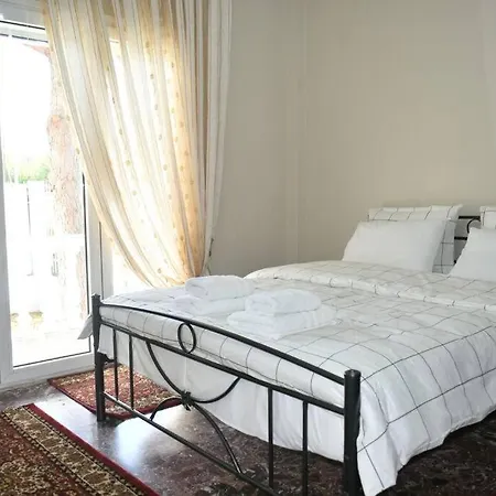 Specious Flat House Tatil Evi Tríkala