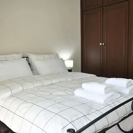 Specious Flat House Tatil Evi Tríkala